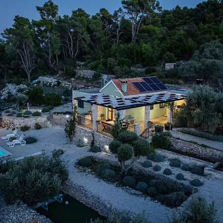 Nyaraló House Komadic Raja Blato