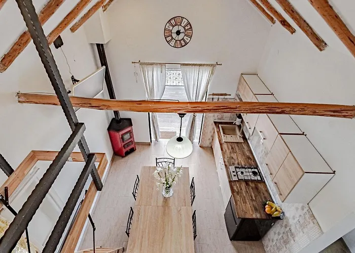 Nyaraló House Komadic Raja Blato
