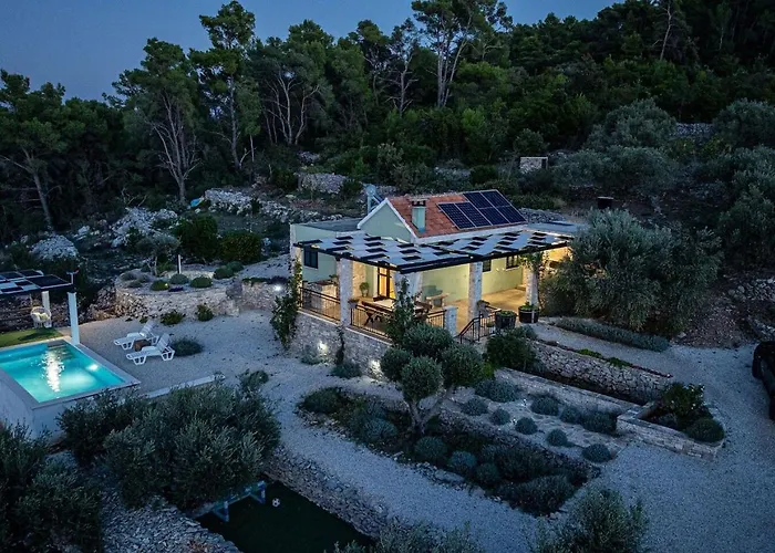 Nyaraló House Komadic Raja Blato