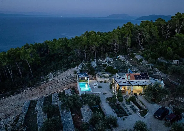 House Komadic Raja Blato