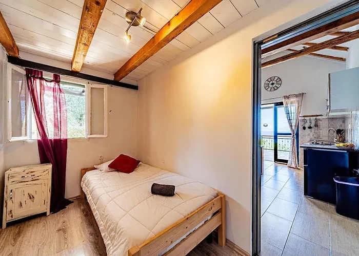 House Komadic Raja Blato