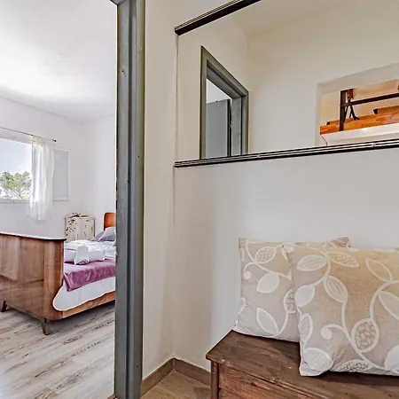 House Komadic Raja Holiday home