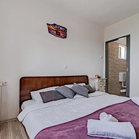 House Komadic Raja Holiday home *