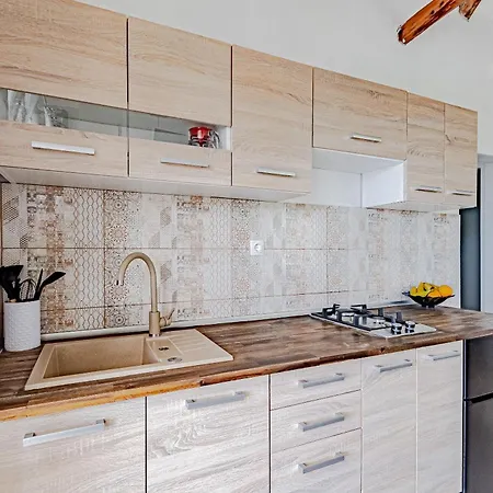 펜션 House Komadic Raja