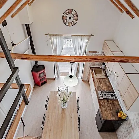 House Komadic Raja *